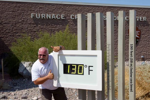 Temperature-gauge-at-the-Furnace-Creek-Visitor-Center-in-Death-Valley-National-Park-2013578.jpg