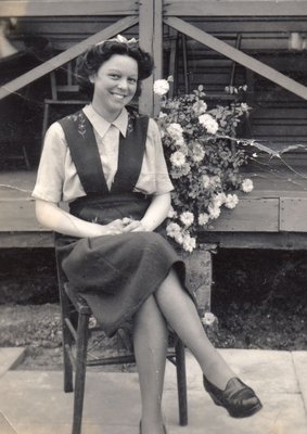 1949maureen_NestlesSportsPav_crop01.jpg